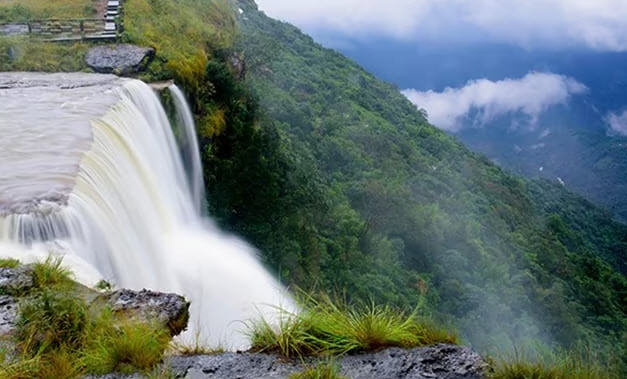 Seven Sisters Falls